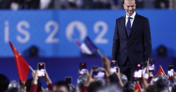 Голосование славы во Франции: Zizu находится перед Платини и Анри