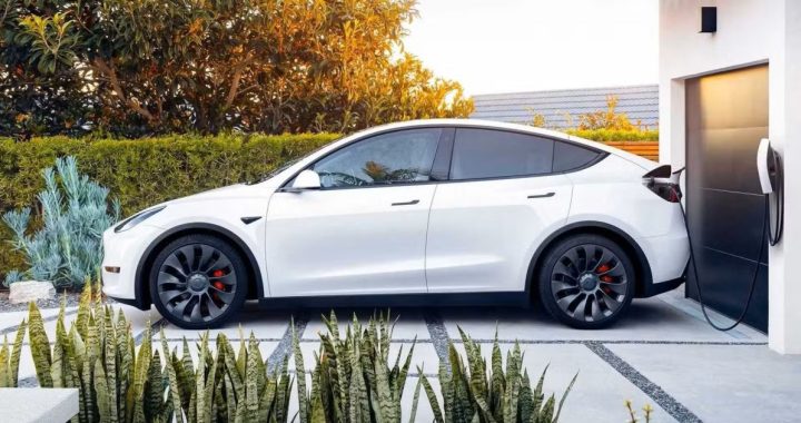 Сколько аккумулятор Tesla Model Y проигрывает после 155 000 км