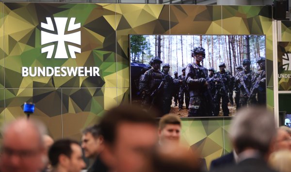 Германия хочет быть военной силой, но это может