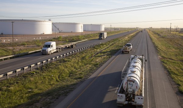 Петролея влюбилась из -за угроз для поиска обязанностей Трампа