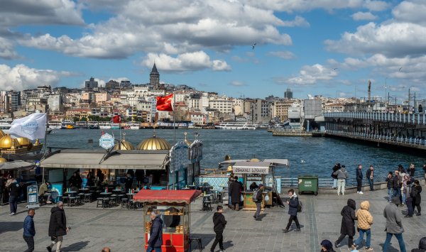 Турецкий фунт упал на 11 -й месяц подряд