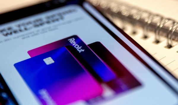 Revolut в Болгарии — 50% рост клиентов на 2024 год и транзакции за более чем 2 миллиарда евро.