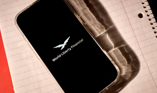 Трамп Cryptoproject подписывает сделку с DWF Labs