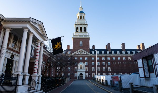 Борьба с эемитизмом в США может стоить 9 миллиардов долларов за Гарвард