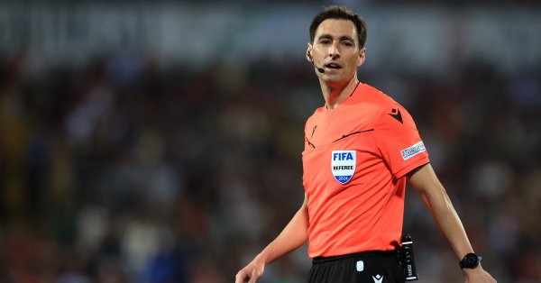 Скандал! Судья El Classico через слезы: на меня напал мой сын в школе