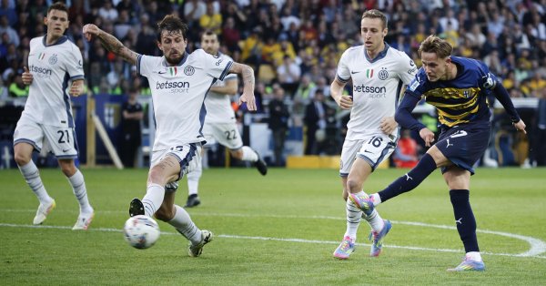 Inter пропустил 2 гола Advance