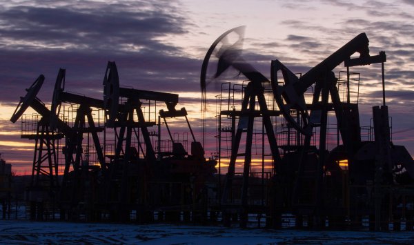 США готовит обязанности до 500% против покупателей нефти из России, если Путин откажется от переговоров