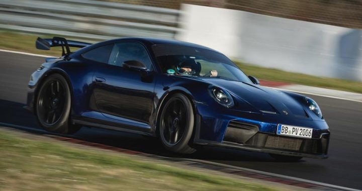 Porsche 911 GT3 установил новую запись Nurburgring для автомобилей с механикой