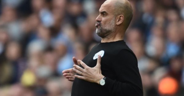 Гвардиола прыгнула к фанатам Man United