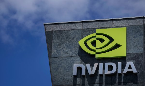 Nvidia потеряет 5,5 миллиарда долларов из -за новых ограничений на чипы искусственного интеллекта для Китая