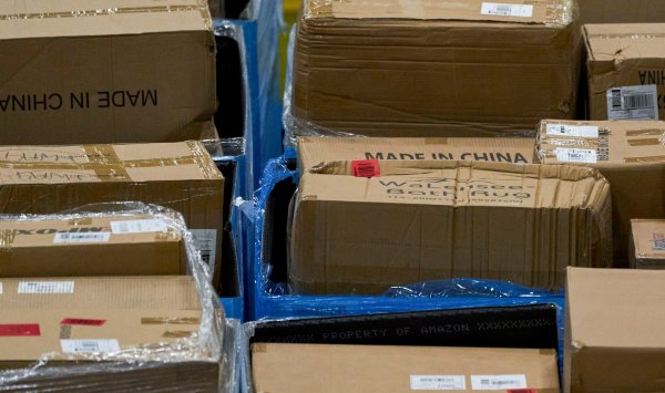 Amazon отменяет некоторые заказы на инвентаризацию из Китая из -за обязанностей