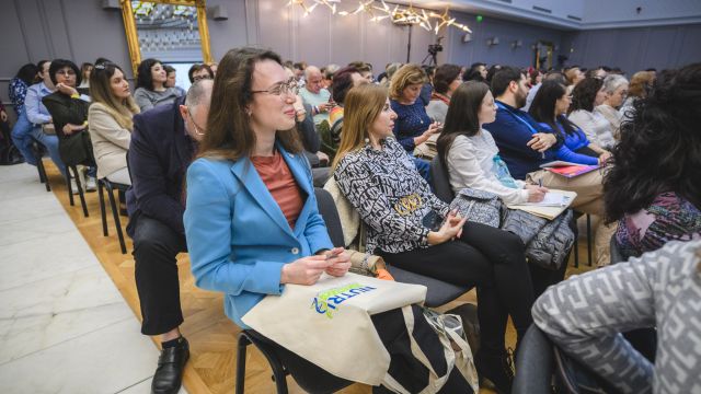 Более 400 врачей и студентов -медиков были обучены подходу остеопороза и подагры
