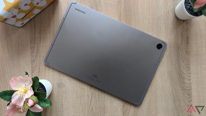 Samsung представила предыдущую версию One UI 7 для Galaxy Tab S9 Fe: первое впечатление пользователя