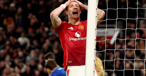 Man United ищет 60 миллионов евро для Хойлунда