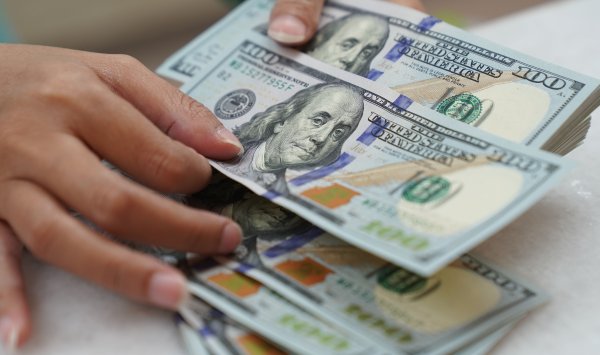 Рынок «Долларовый медведь» прибыл и бум