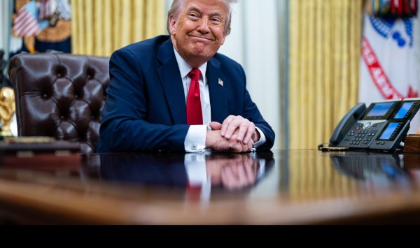 Кто именно Трамп выпускается с обязанностями?