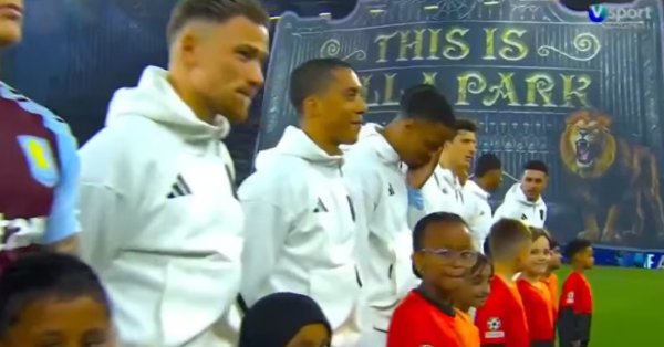 Гимн Лиги Европы в SL: Villa и PSG -игроки находятся в шоке + видео