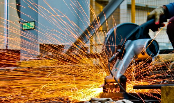 Почему Британия снова не может сделать сталь прибыльной