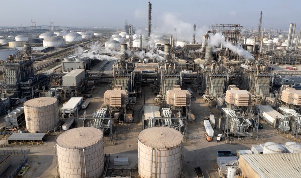 Бензин является главой еженедельного снижения из -за увеличения урожайности OPEC+