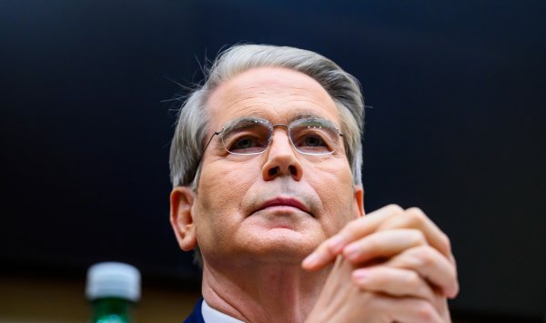 По словам Скотта Бенстена, у ЕС есть проблема с коллективными действиями