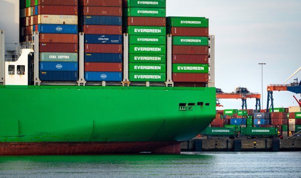 Коммерческие представители Китая и ЕС встретятся на фоне торговой войны