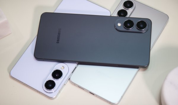 Трамп направляется в телефоны Samsung и Apple с угрозой 25% обязанностей