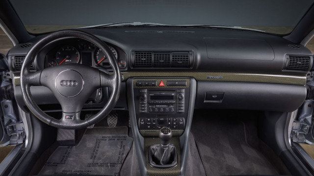 Audi RS4 (2002)