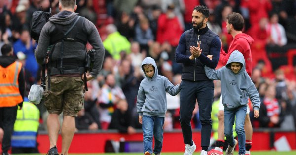 United дает 100 м для переводов