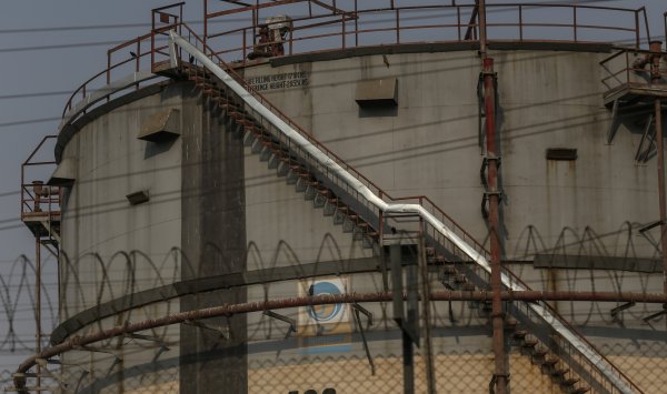 Цена на нефть поднимается до того, как Mining OPEC+ встречается+