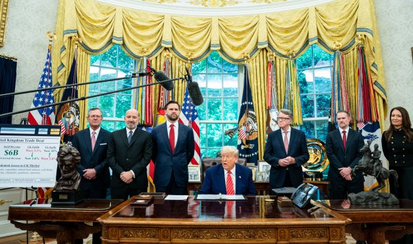 Торговая сделка Трампа с Великобританией не решает ключевые вопросы