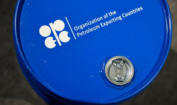 Торговцы бензинам готовятся к шоку от нового скачка в поставках OPEC+