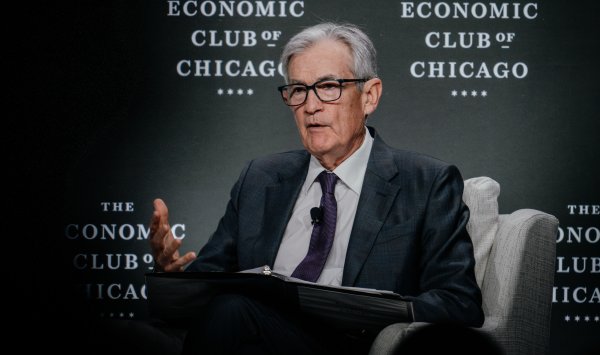 Коммерческий хаос является частью плана Трампа и кошмара Пауэлла