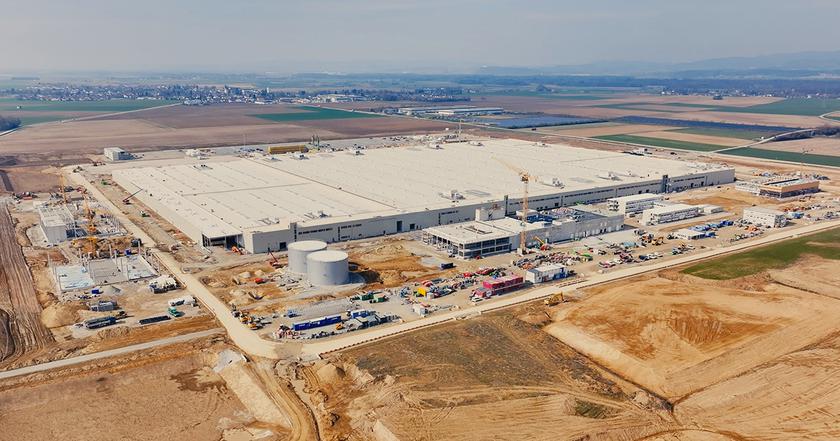 BMW завершил строительство центральной части завода аккумулятора в Баварии