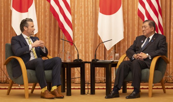 Япония расширяет свои военные возможности против Китая против фоновых колебаний США.