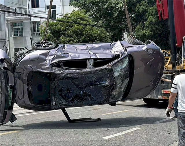  Xiaomi Su7 Crash