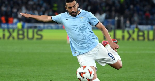 Педро подписывает новый контракт с Lazio