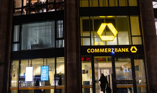 Не существует возможности Unicredit приобрести Commerzbank, согласно Merz