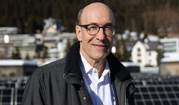 Криптовалюта нарушает гегемонию в долларах, говорит Кен Рогофф