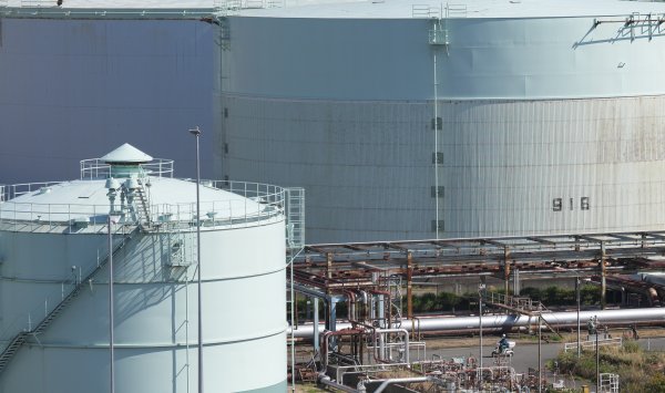 Бензин имеет падение в ожидании увеличения снабжения от OPEC+