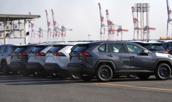 Toyota наиболее пострадала от обязанностей Трампа среди производителей автомобилей