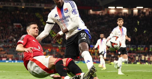 Наконец: ФИФА собрала санкции против Лиона