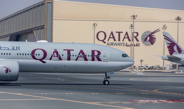 Boeing отмечает свое возвращение из кризиса с сделкой с записи с Qatar Air