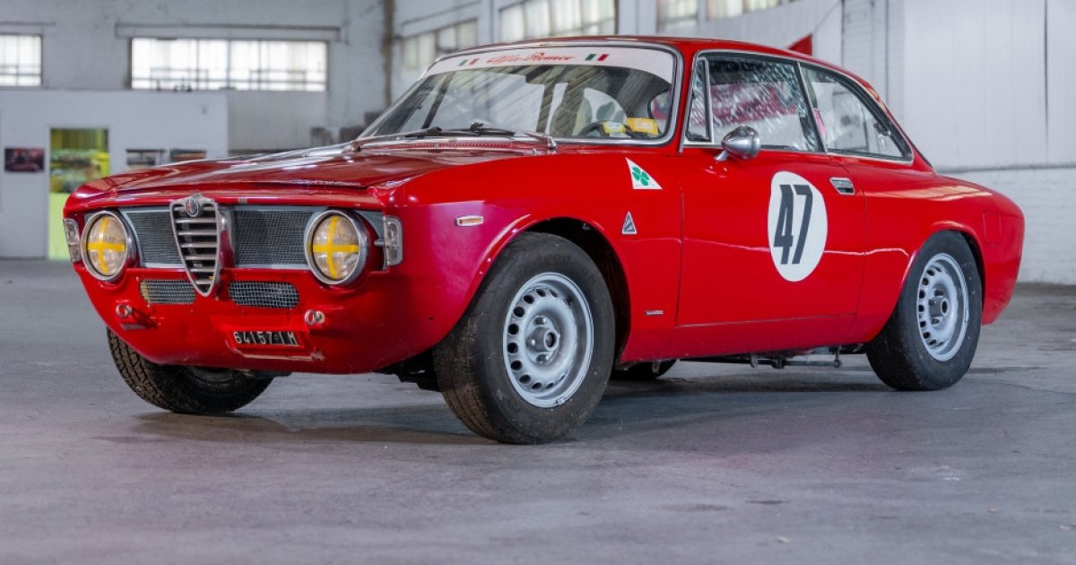 Коллекция из 12 потрясающих Alfa Romeo идет на аукцион