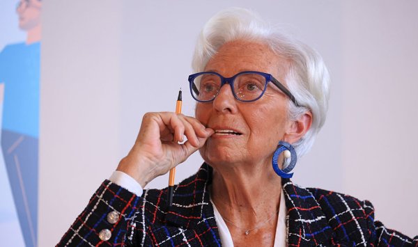 ECB должен держать свои варианты открытыми летом