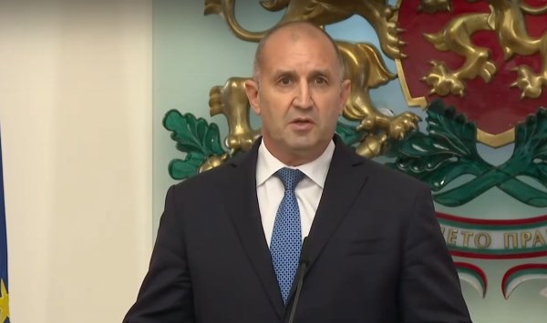 Румен Радев подчиняется парламенту предложение на референдум для евро