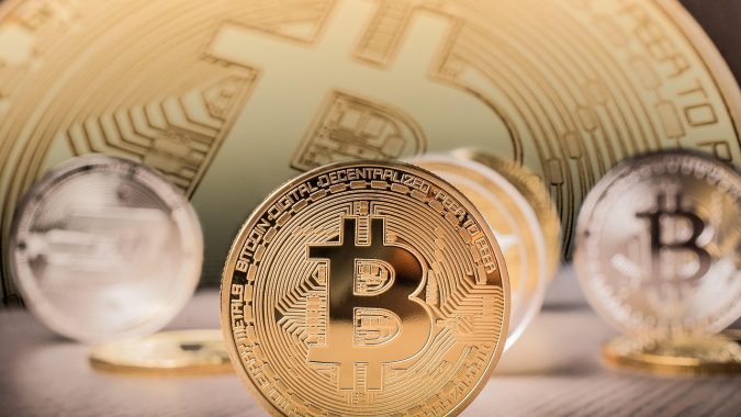JPMorgan откроет клиентам доступ к покупке биткойнов, комиссии BTC достигли максимума: это новое — это Министерство финансов