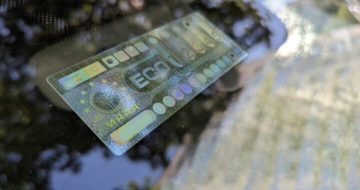 Кто вернется в США 32 миллиона в год для бессмысленного экостикера?