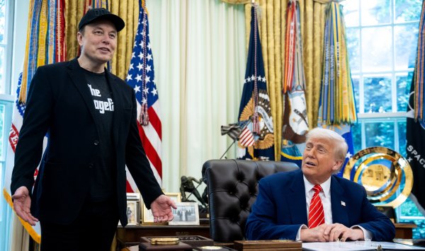 Как лучшие друзья Илон и Дональд ссорились в социальных сетях