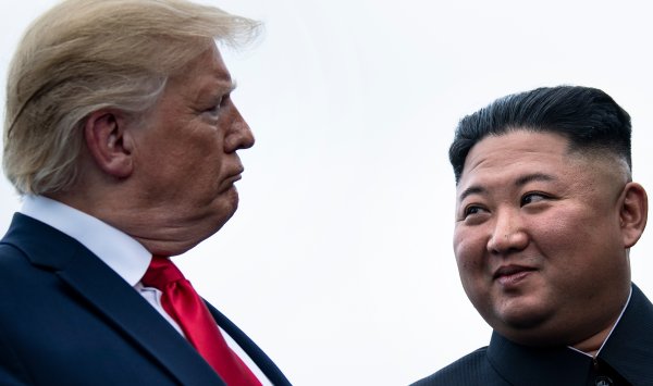 Трамп готов возобновить диалог с Ким Чен un