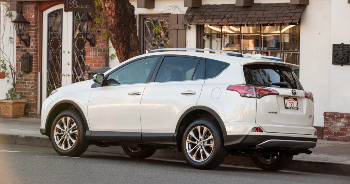 Вор вытащил Toyota дважды из одного и того же сервиса